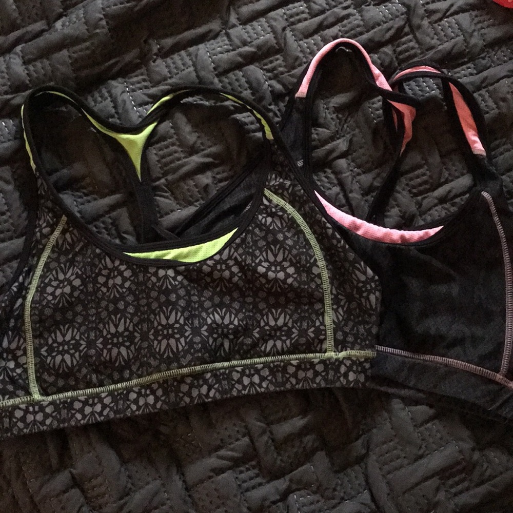 2 Sports bras